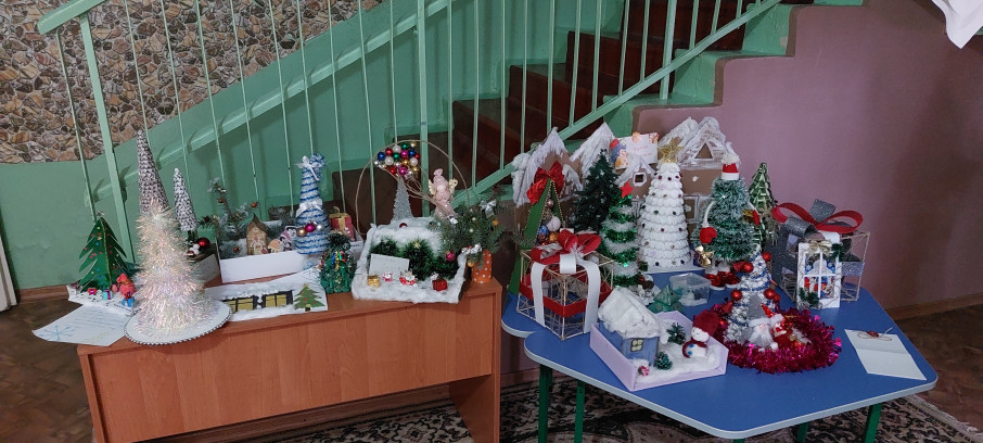 Выставка новогодних рисунков и поделок «Новогодняя фантазия» Выставка новогодних рисунков и поделок «Новогодняя фантазия».